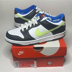 Nike dunk low size 6Y/7.5W